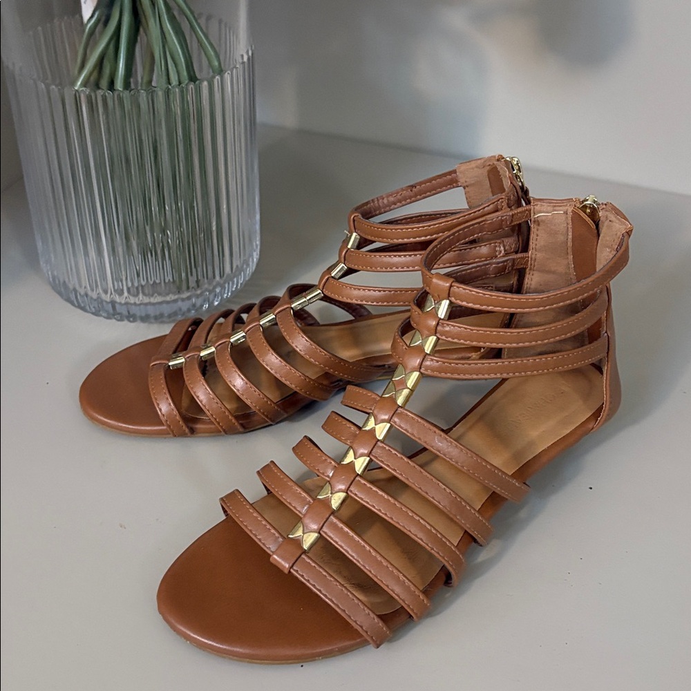 Le chateau Camel Gladiator Sandals with Gold Accents, 7